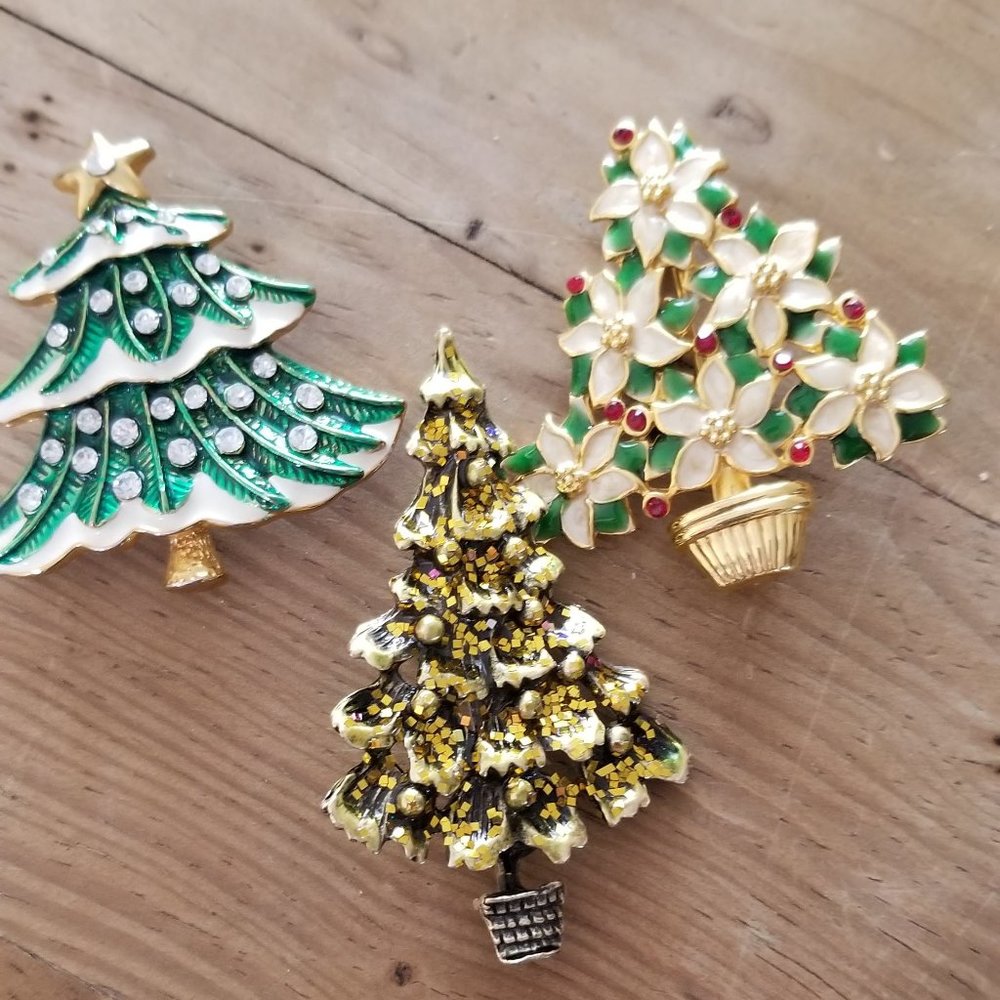 Bundle of 3  Vintage Christmas Brooches